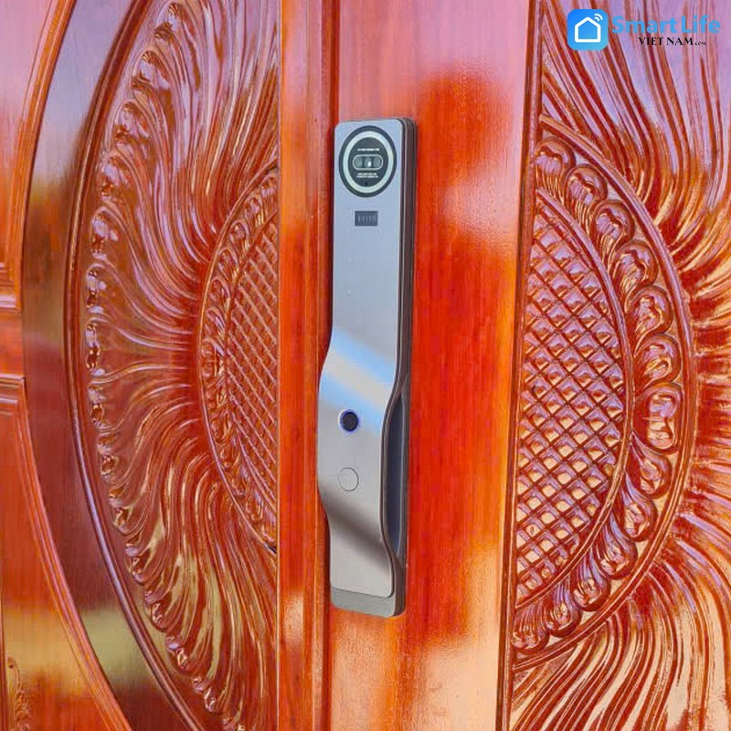 Khoa van tay Can Tho hien dai-Lap cho cua go