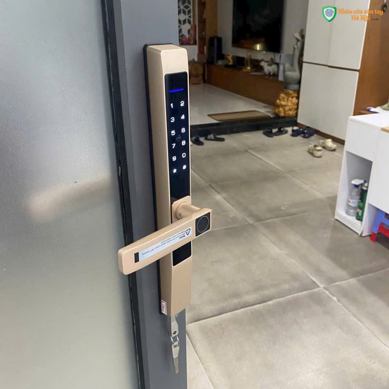 Khoa van tay tai Ha Noi-Lap cho cua nhom Xingfa